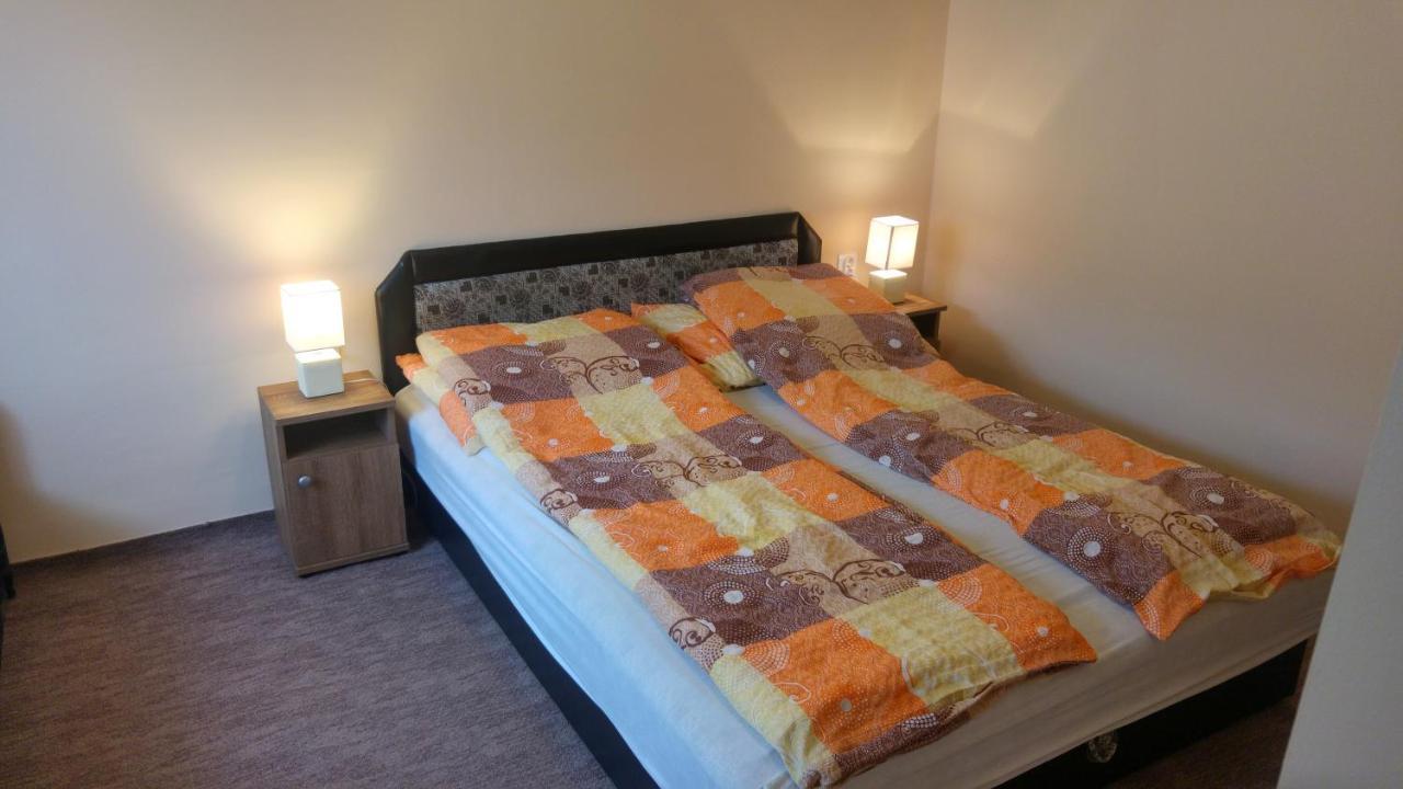 Rozika Apartman Ii. Hajdúszoboszló Esterno foto