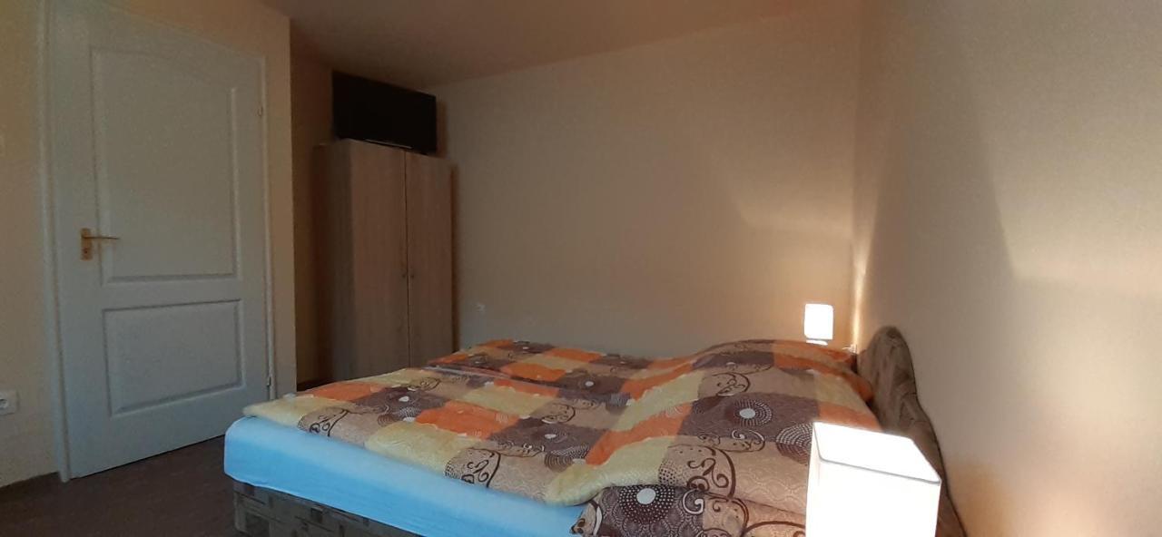 Rozika Apartman Ii. Hajdúszoboszló Esterno foto
