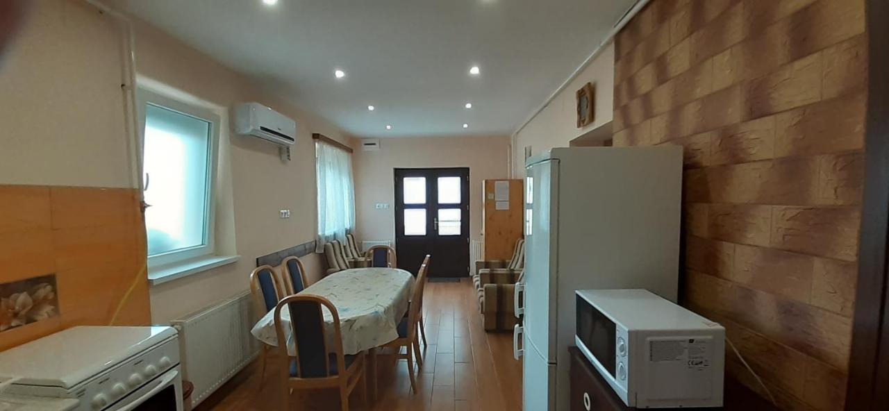 Rozika Apartman Ii. Hajdúszoboszló Esterno foto